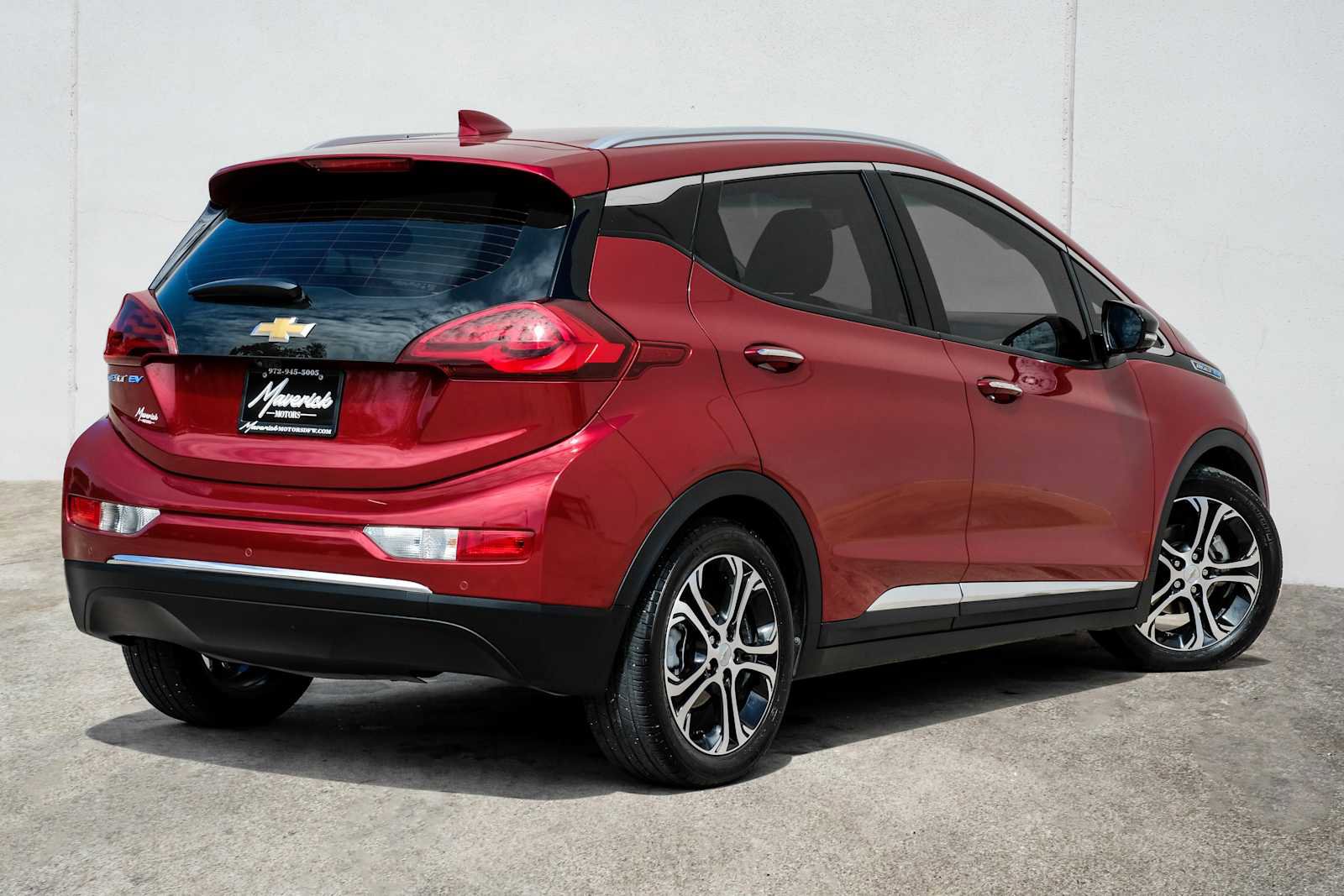 Used 2020 Chevrolet Bolt Premier w/ Infotainment Package image 7