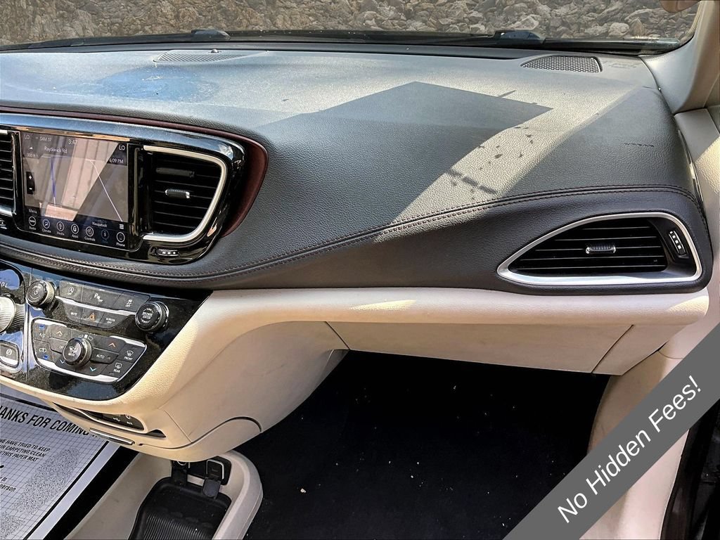 Used 2019 Chrysler Pacifica Limited FWD image 15