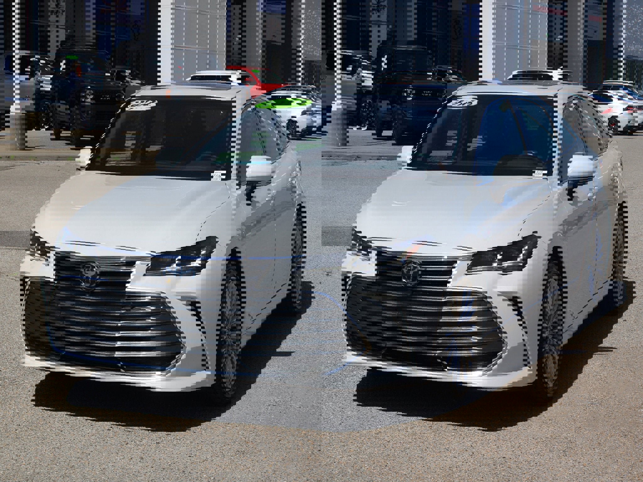 Used 2019 Toyota Avalon Limited w/ Advanced Safety Package image 2