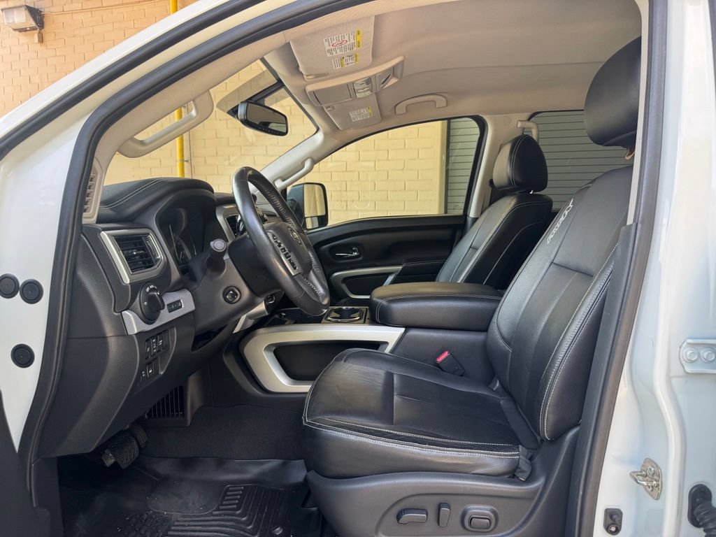 Used 2016 Nissan Titan PRO-4X w/ Pro-4x Convenience Package AWD/4WD image 13
