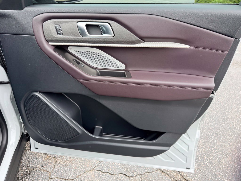 New 2027 Ford Explorer Platinum RWD image 6