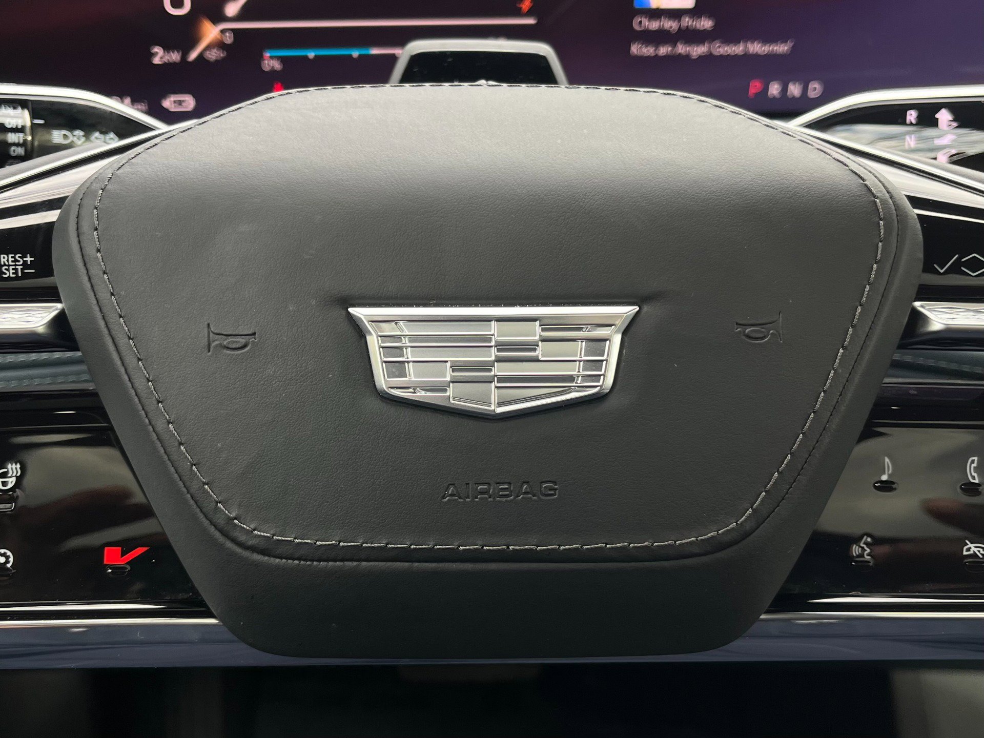 Used 2025 Cadillac Escalade IQ Luxury 2 image 17