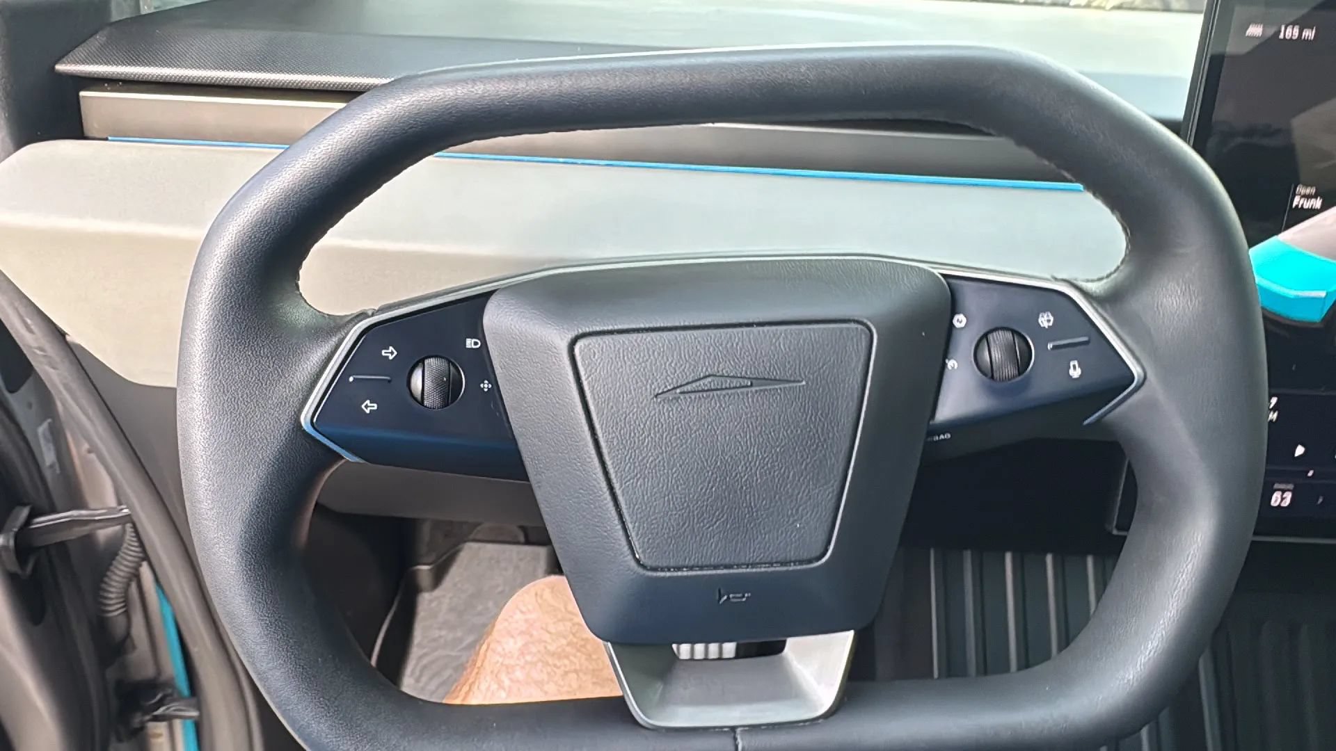 Used 2024 Tesla Cybertruck AWD Crew Cab image 15