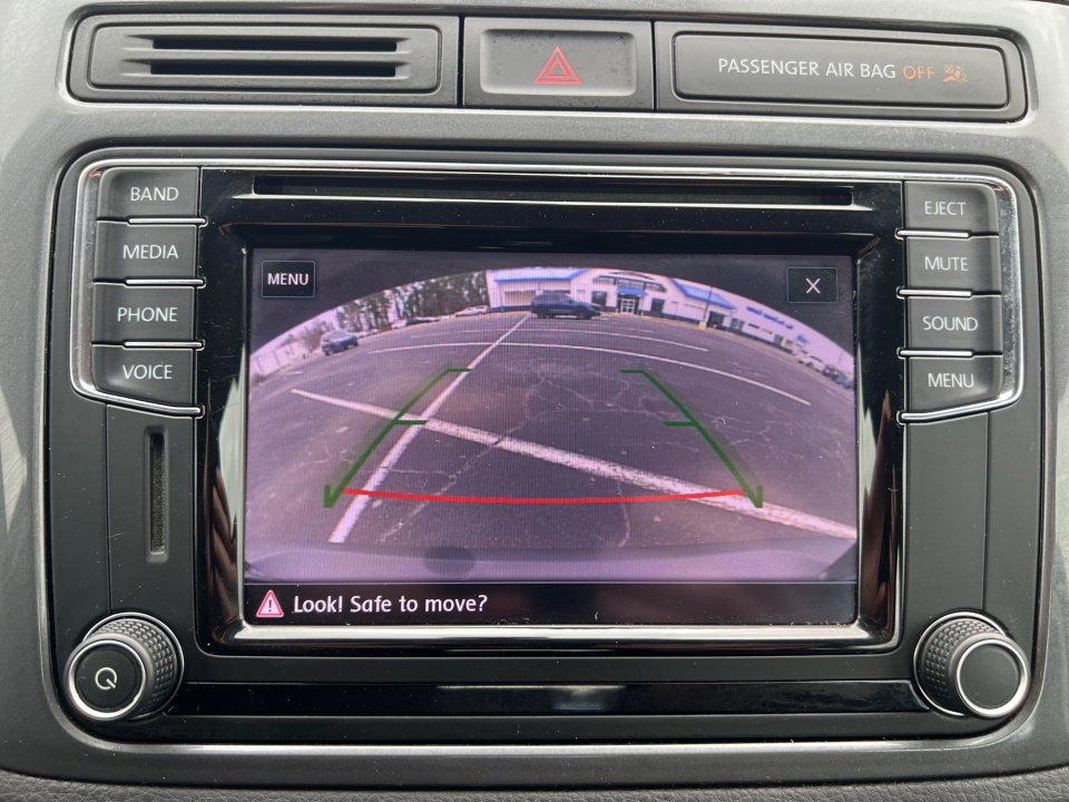 Used 2017 Volkswagen Tiguan S image 23