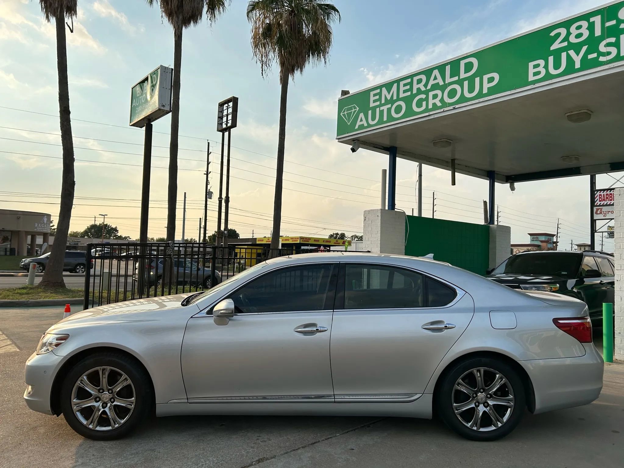 Used 2012 Lexus LS 460 w/ Luxury Value Edition image 3