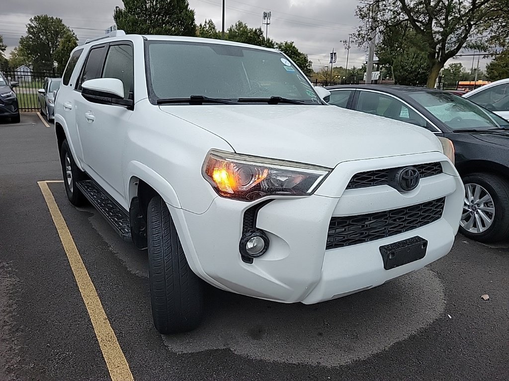 Used 2016 Toyota 4Runner SR5 AWD/4WD image 3