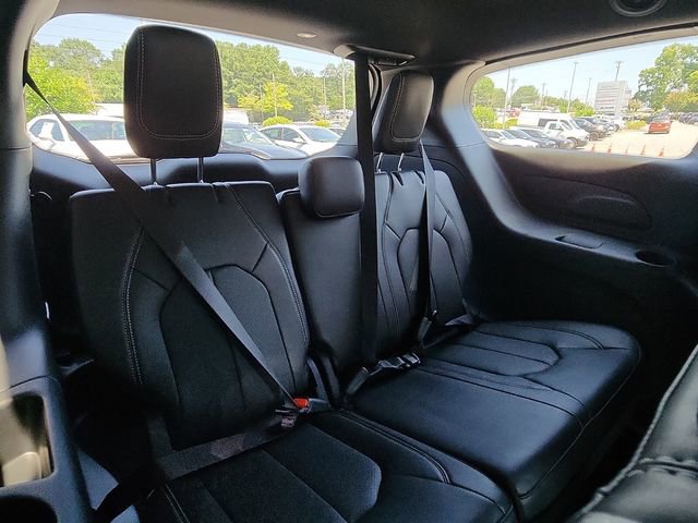 New 2026 Chrysler Pacifica Select image 26