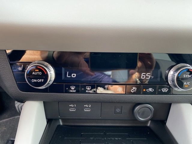 New 2025 Mitsubishi Outlander SE image 27