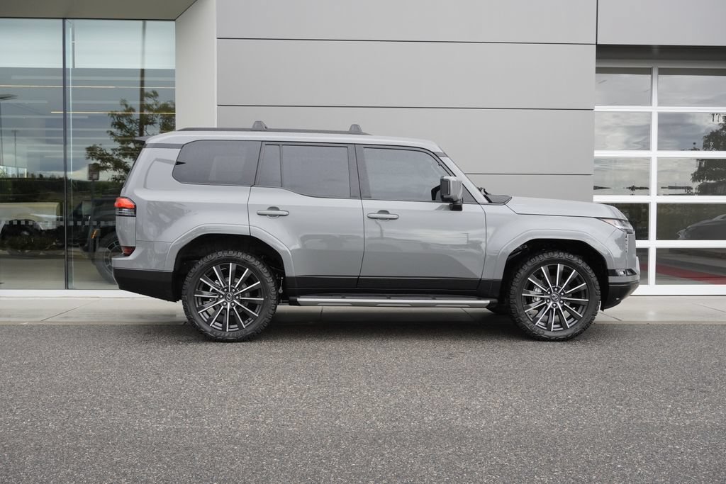 Used 2024 Lexus GX 550 w/ Accessory Package (Z1) AWD/4WD image 7