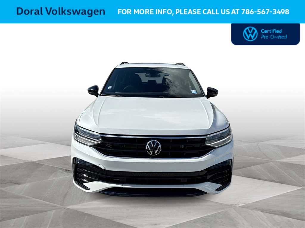 Certified 2024 Volkswagen Tiguan SE R-Line image 3