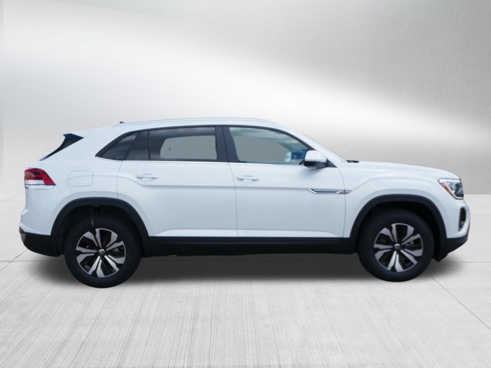 New 2026 Volkswagen Atlas Cross Sport SE AWD/4WD image 2