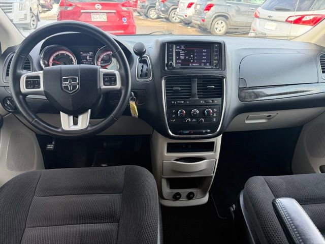 Used 2019 Dodge Grand Caravan SE w/ Rear Park Assist Package image 14