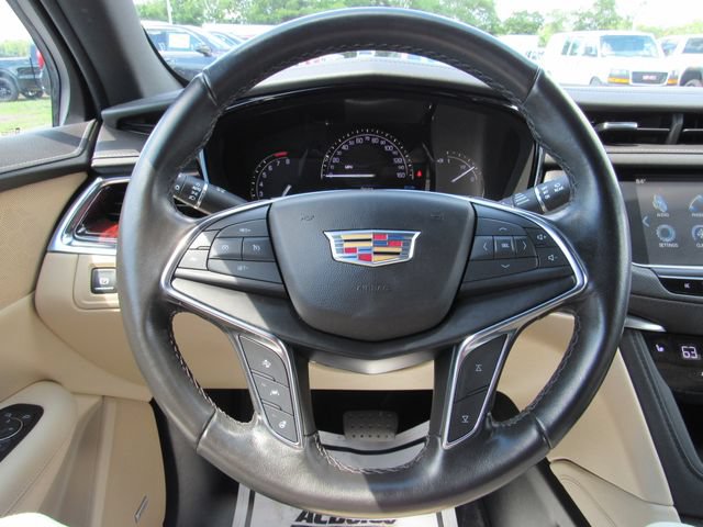 Certified 2019 Cadillac XT5 Luxury FWD image 17