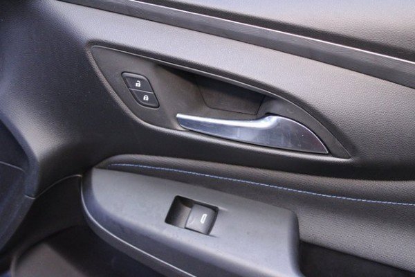 Used 2025 Buick Envista Sport Touring image 9