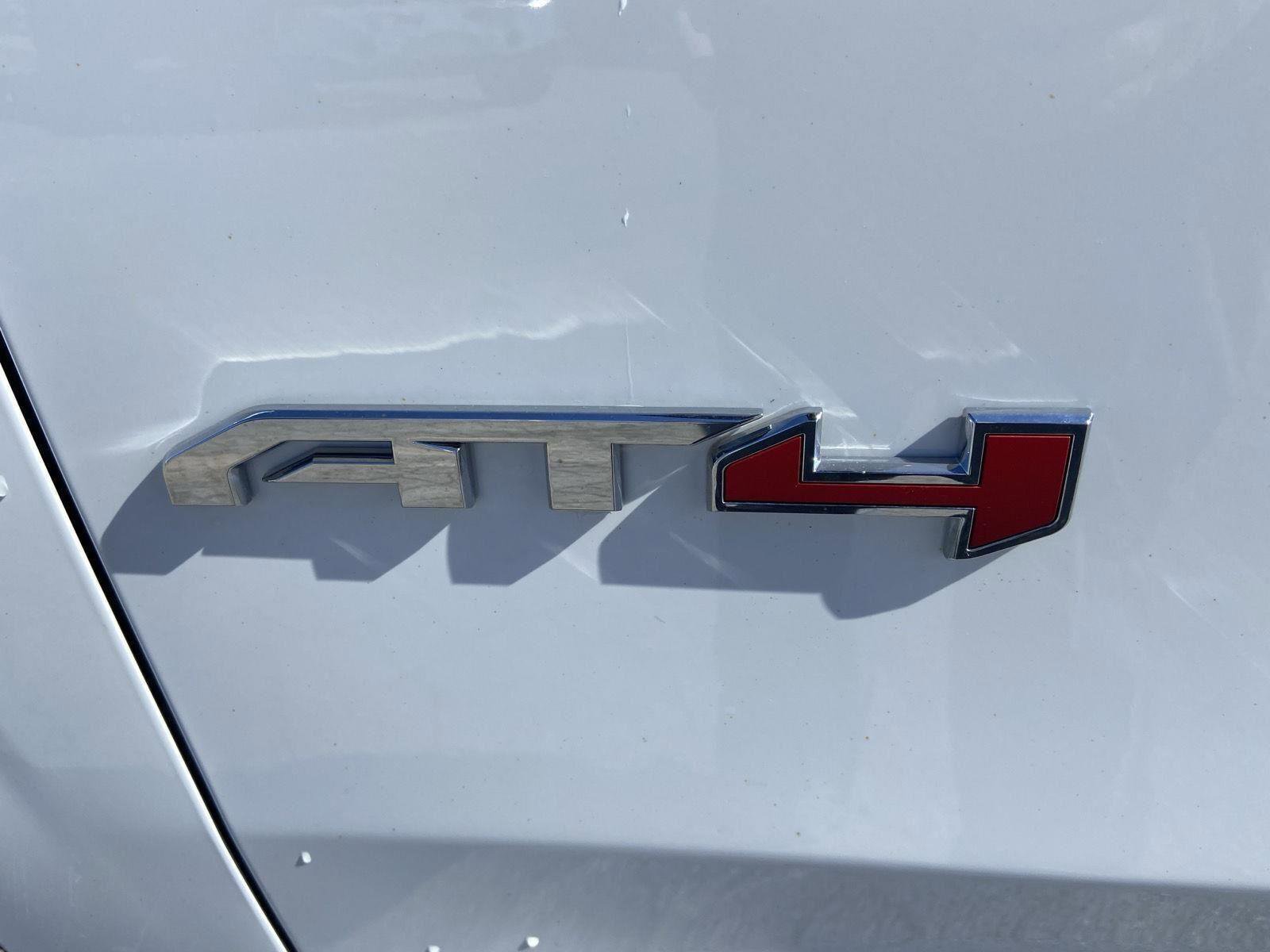 Used 2026 GMC Yukon AT4 w/ AT4 Premium Package AWD/4WD image 36