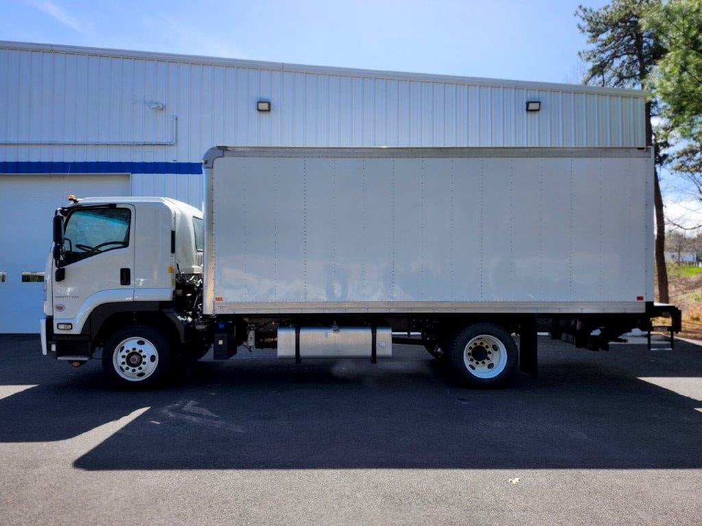 New 2026 Chevrolet Low Cab Forward 6500XD RWD image 2