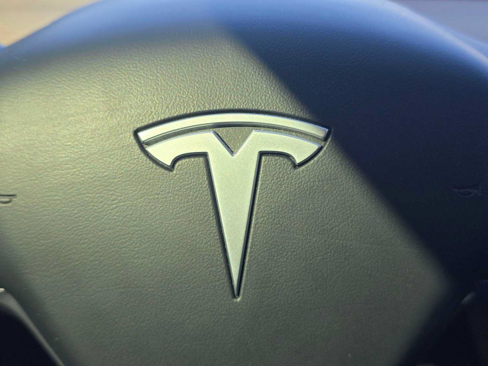 Used 2025 Tesla Model Y Long Range RWD image 27