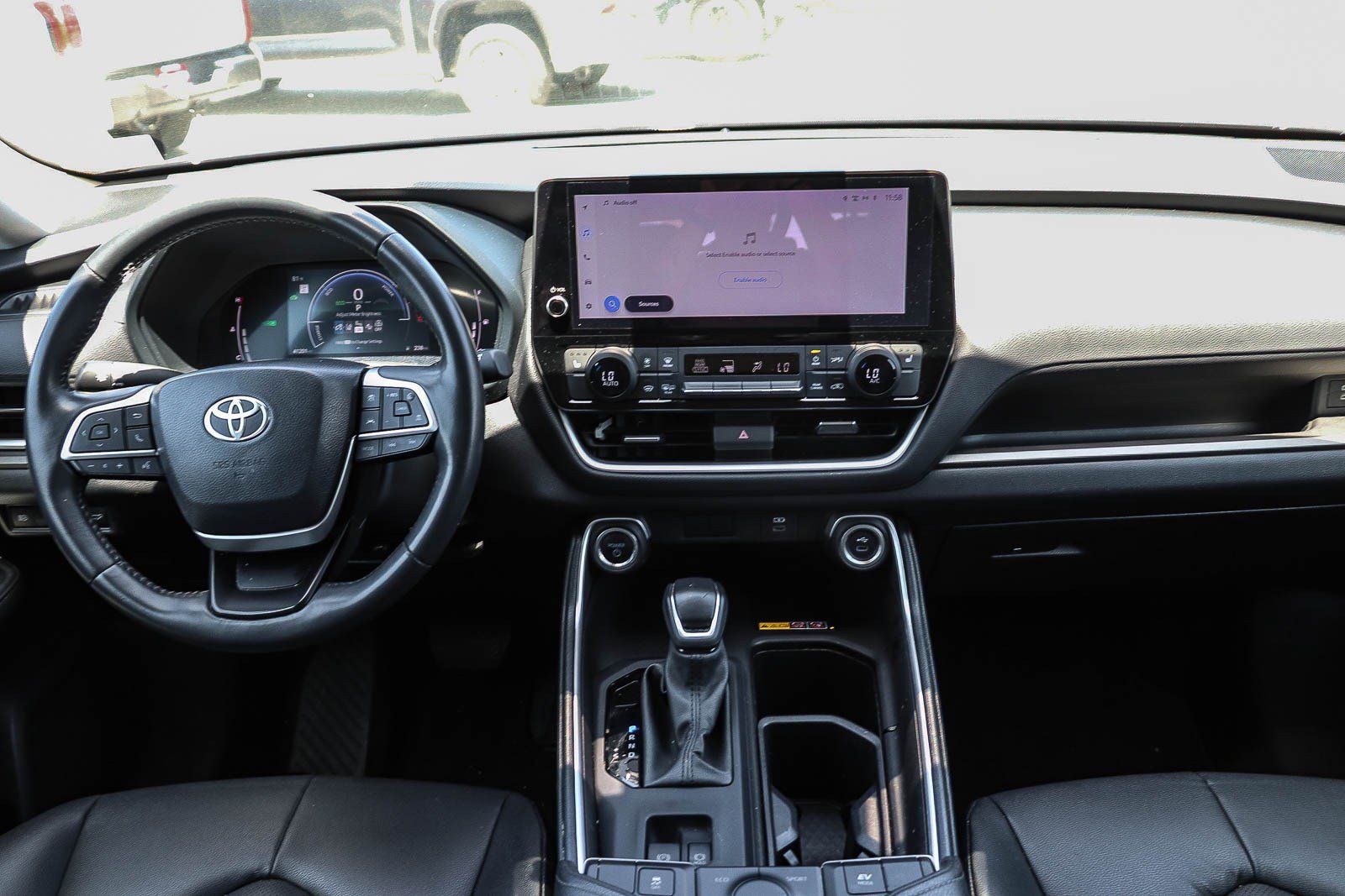 Used 2024 Toyota Grand Highlander XLE FWD image 12