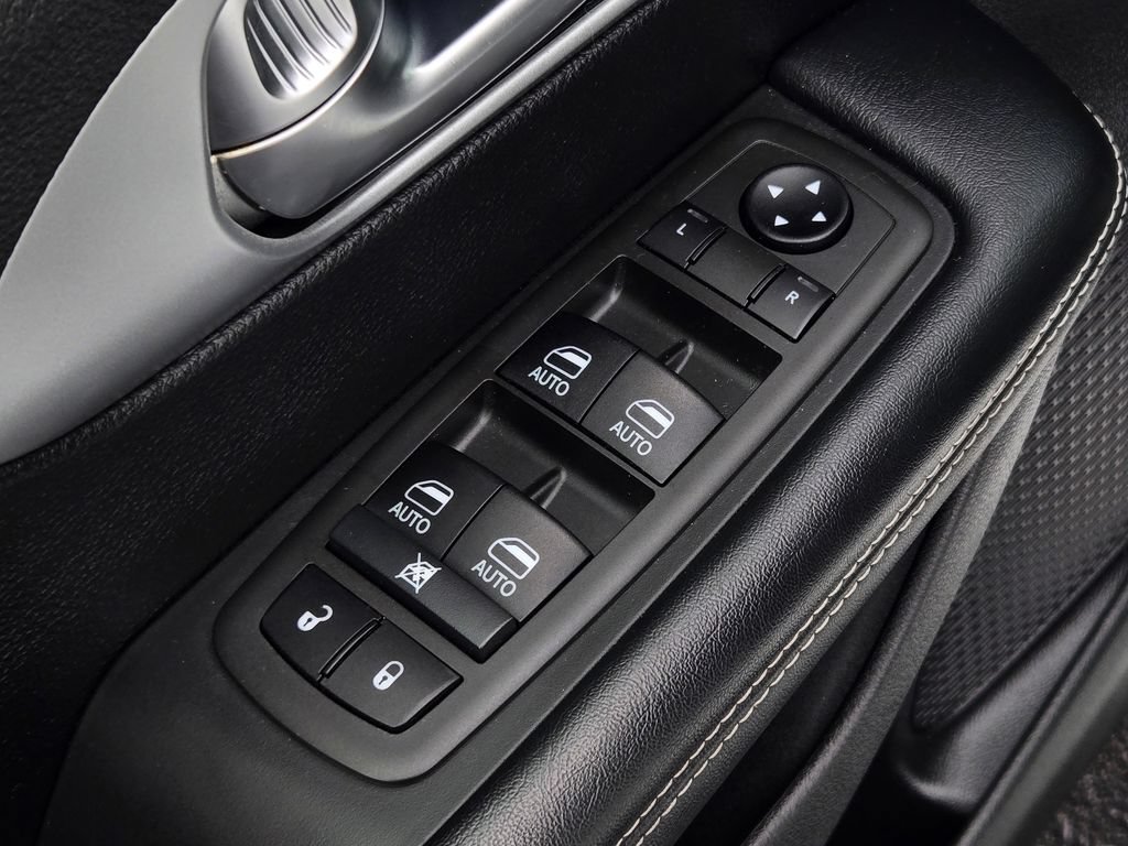 Used 2021 Chrysler Pacifica Touring-L w/ Uconnect Theater Family Group FWD image 39