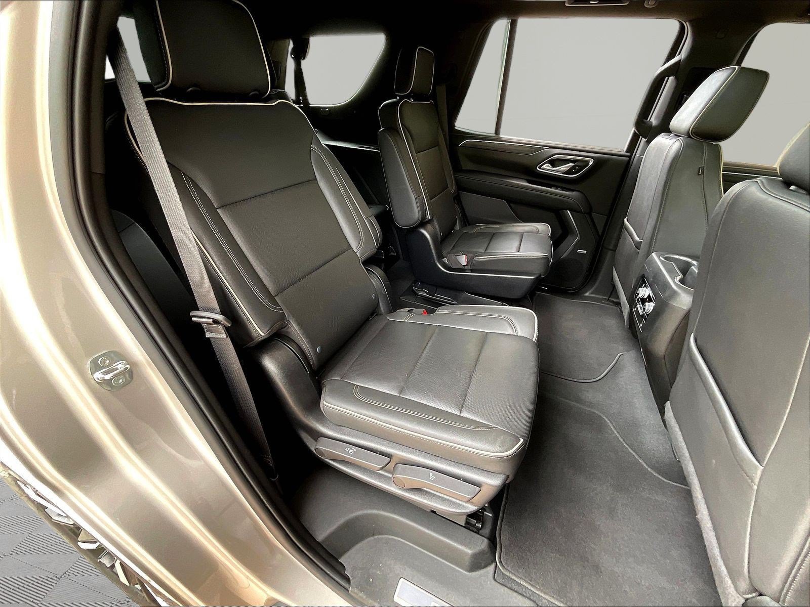 Used 2023 GMC Yukon SLT AWD/4WD image 25