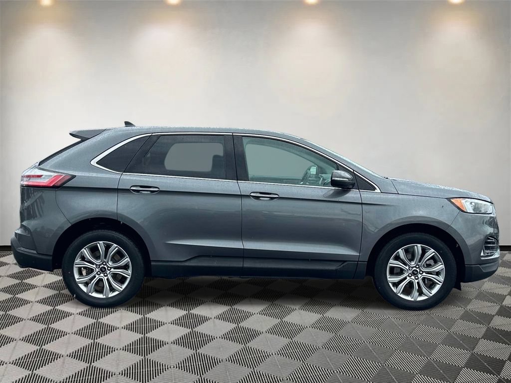 Certified 2024 Ford Edge Titanium AWD/4WD image 2