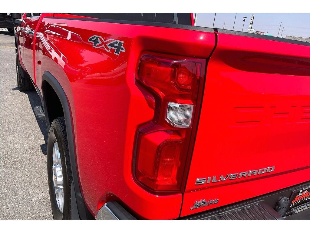 Used 2023 Chevrolet Silverado 2500 LTZ AWD/4WD image 31