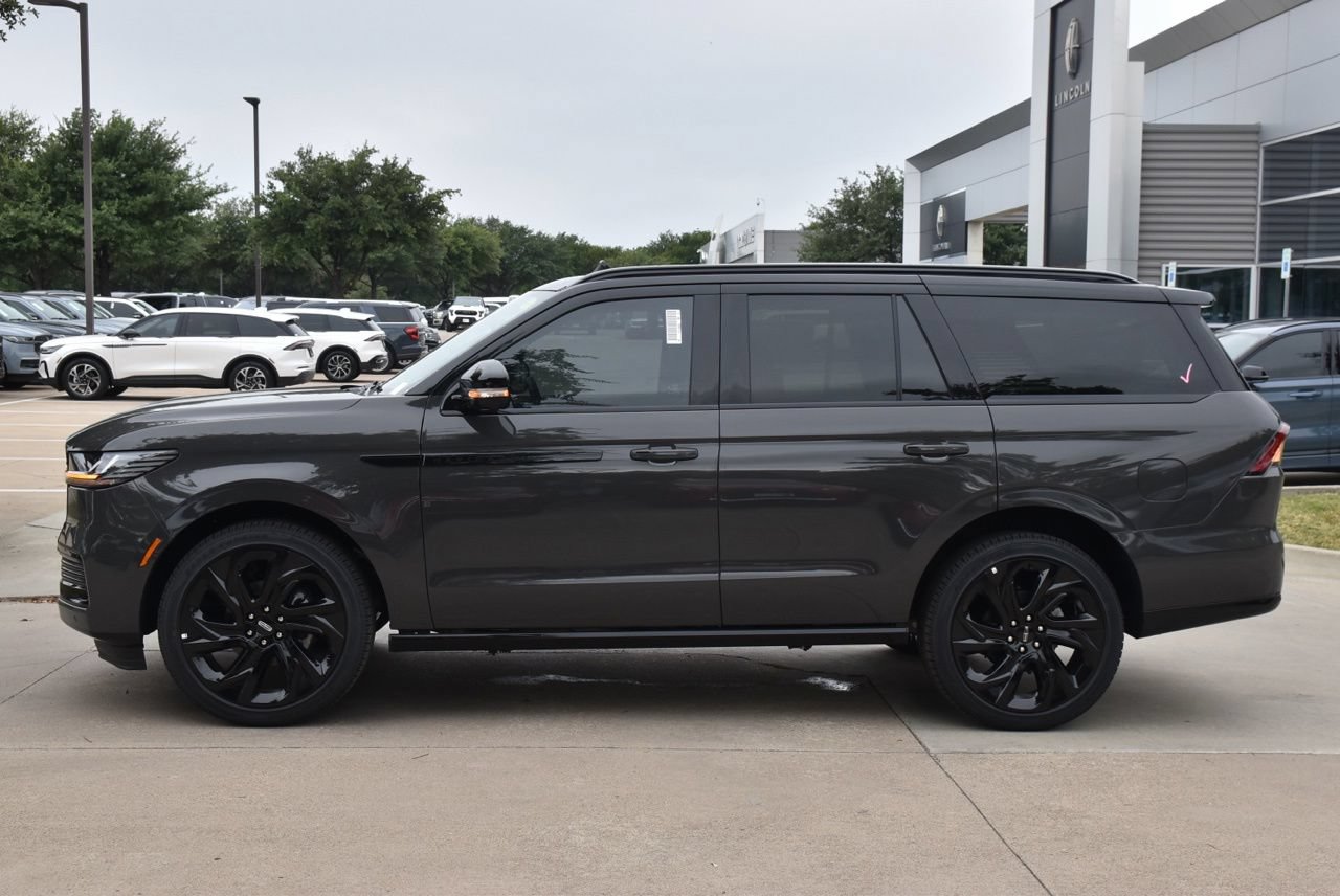 New 2026 Lincoln Navigator Black Label AWD/4WD image 11