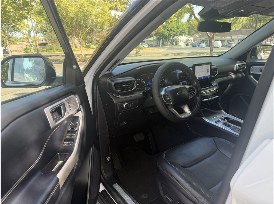 Used 2021 Ford Explorer Limited AWD/4WD image 9