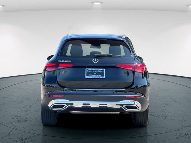 Certified 2025 Mercedes-Benz GLC 300 image 6