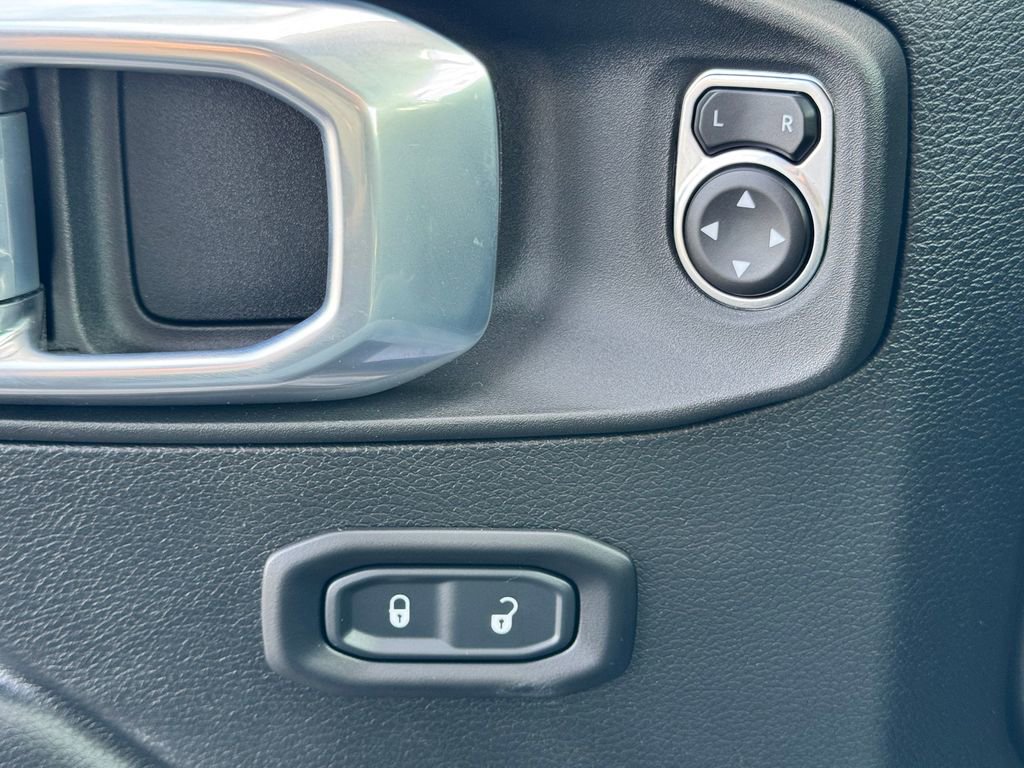 Used 2021 Jeep Gladiator Sport AWD/4WD image 28