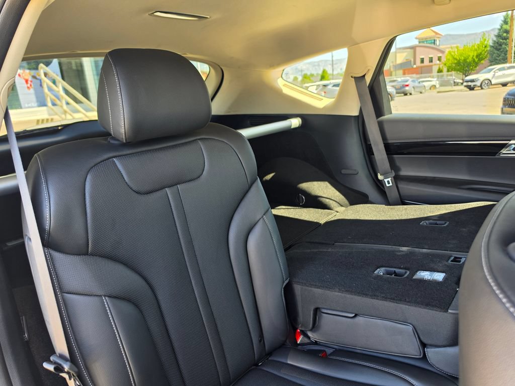 Used 2025 Genesis GV80 2.5T Standard AWD/4WD image 14