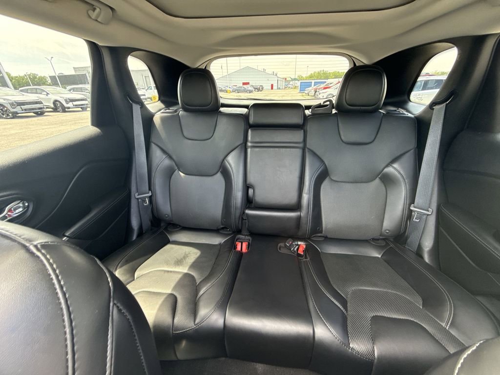 Used 2019 Jeep Cherokee Limited AWD/4WD image 25