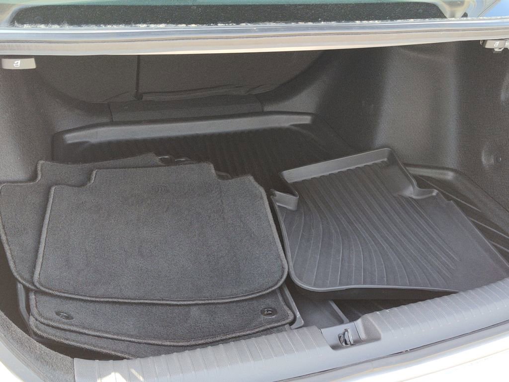 Used 2024 Honda Accord Touring image 9