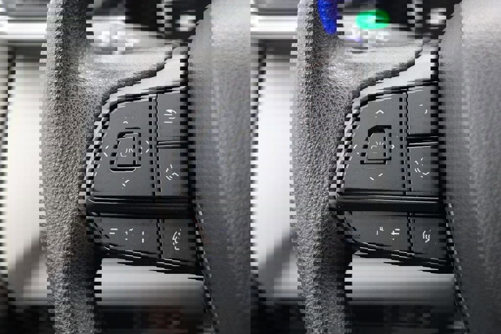 Used 2024 Toyota Sienna LE image 19