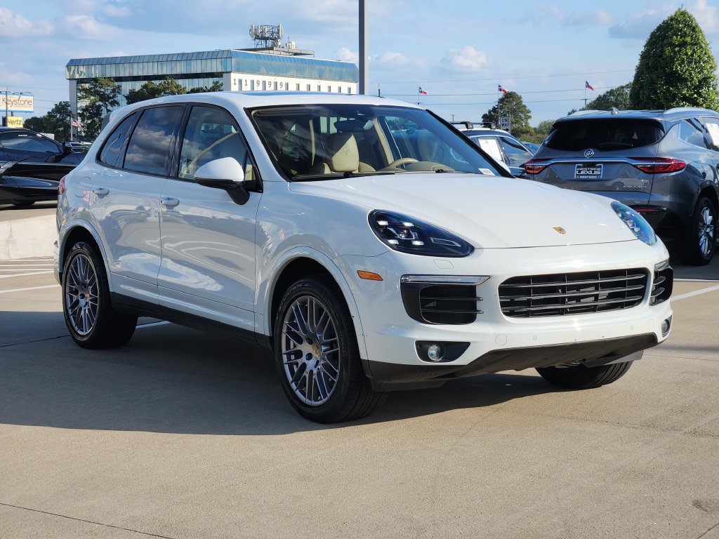Used 2017 Porsche Cayenne AWD/4WD image 3