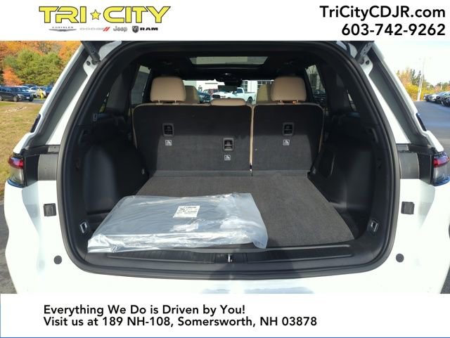 New 2025 Jeep Grand Cherokee Limited w/ Luxury Tech Group II image 22