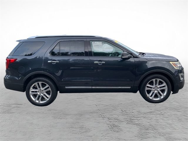 Used 2017 Ford Explorer Limited FWD image 2