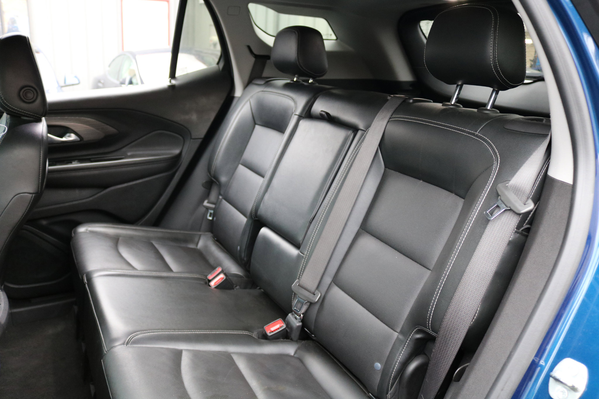 Used 2023 GMC Terrain SLT image 35