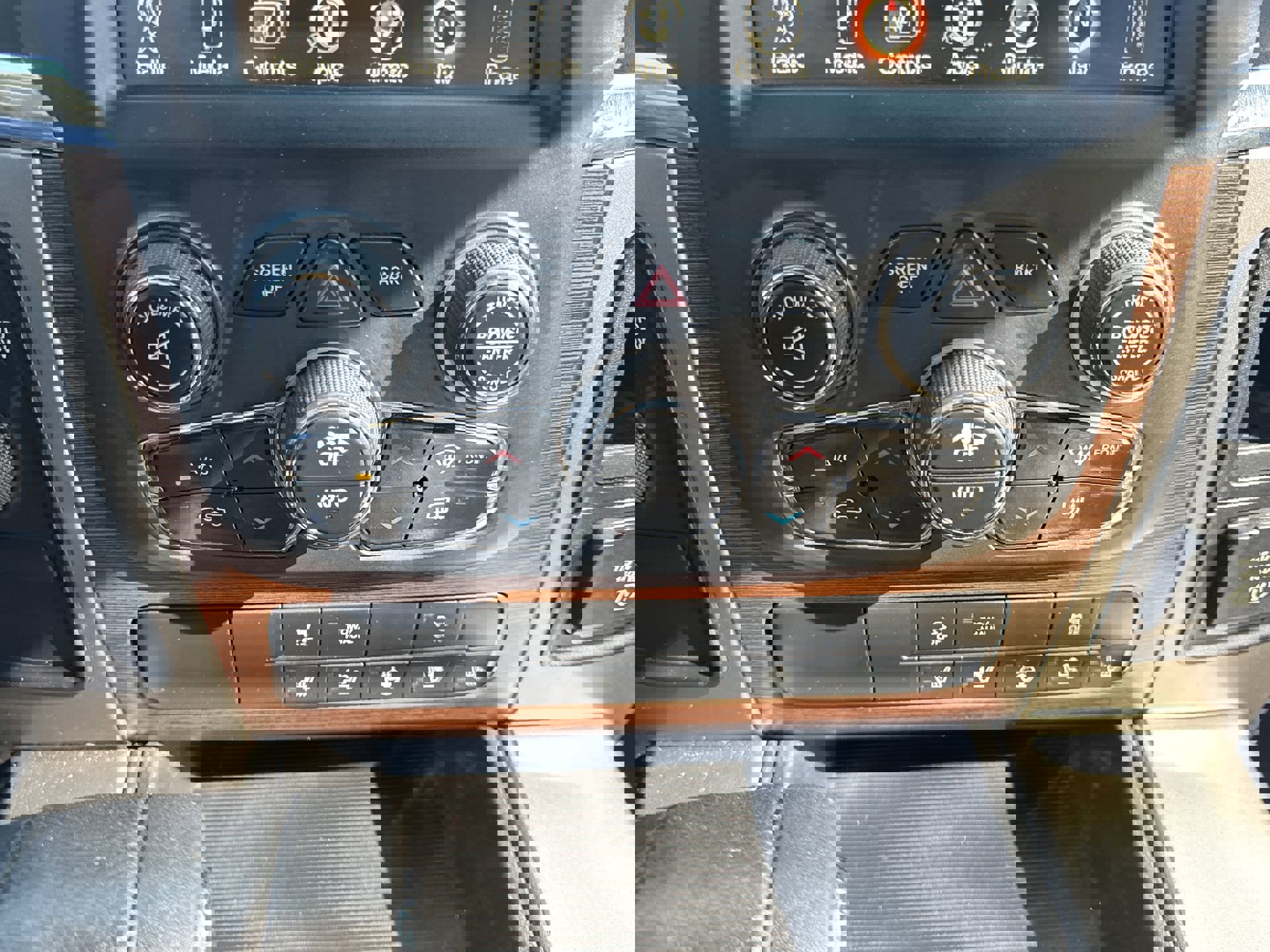 Used 2013 RAM 1500 Laramie w/ Convenience Group image 19