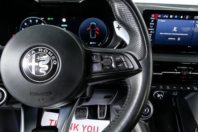 Used 2024 Alfa Romeo Tonale Veloce w/ Premium Interior Package image 11