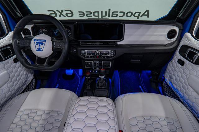 Used 2025 Jeep Gladiator Sport image 2