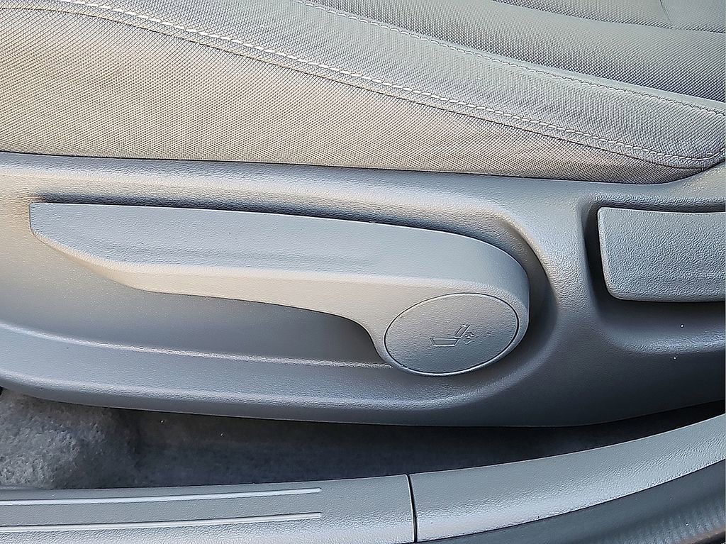 Used 2024 Hyundai Elantra SEL image 20