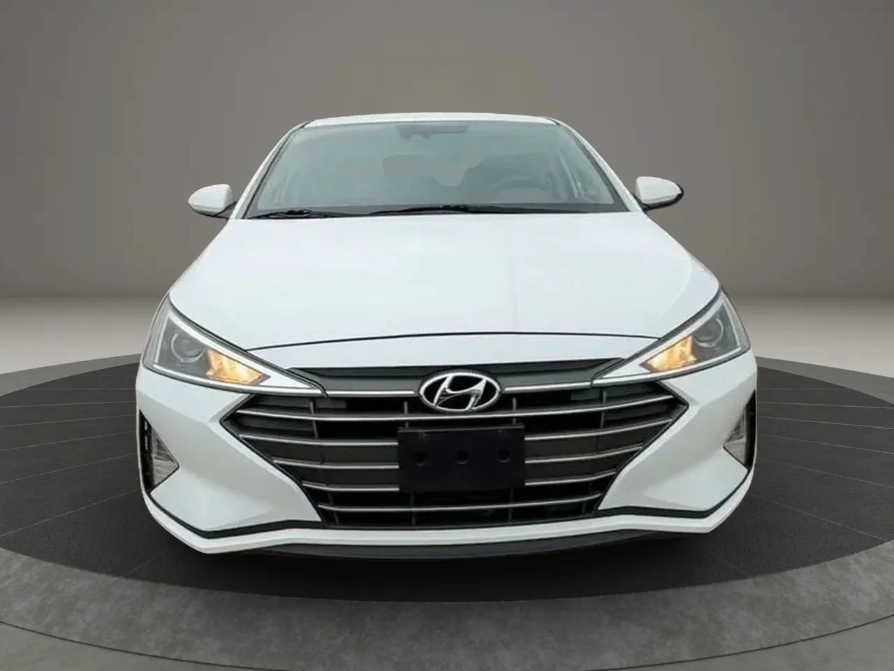 Used 2020 Hyundai Elantra SE w/ Cargo Package (C1) FWD image 2