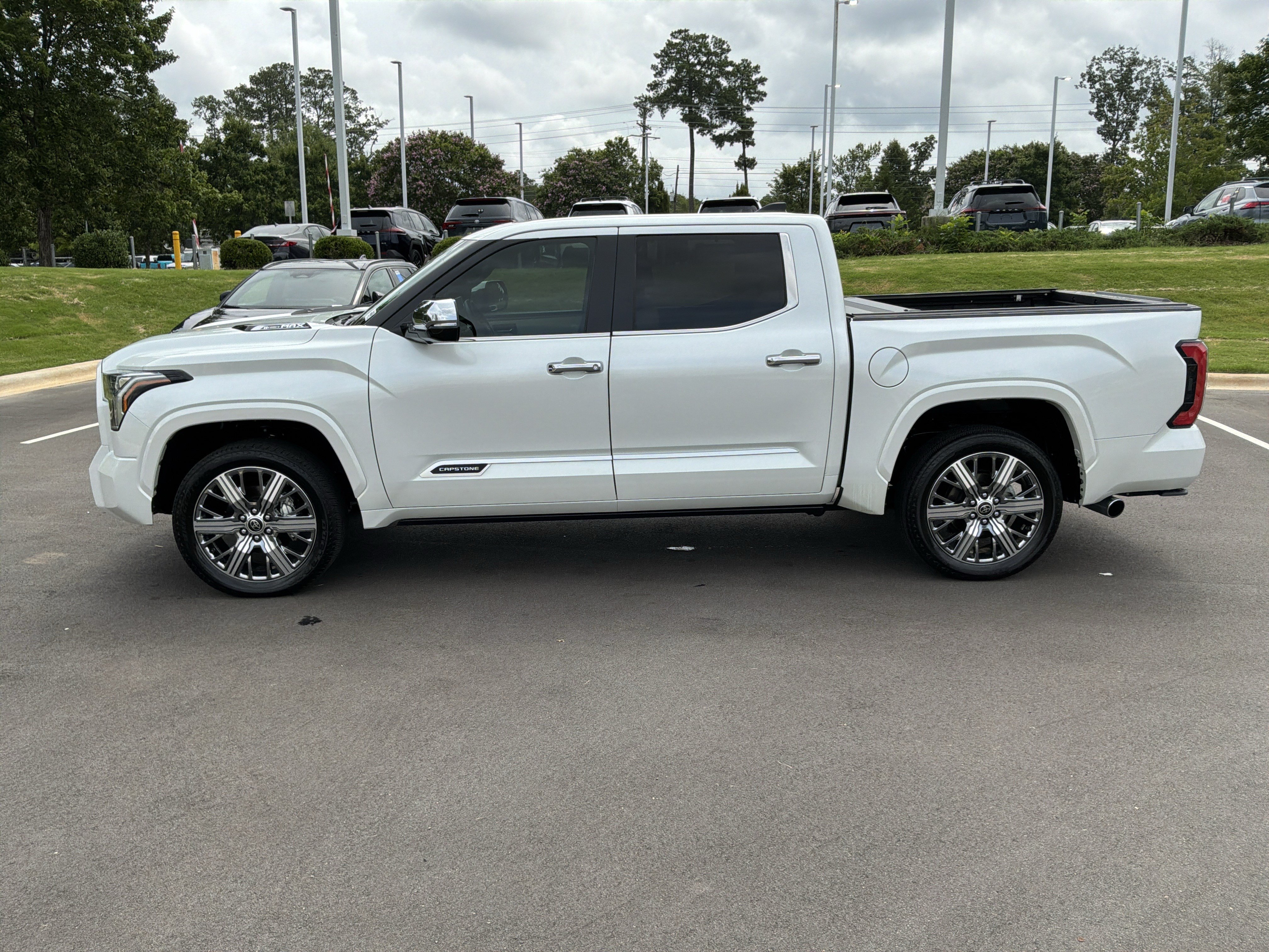 Used 2024 Toyota Tundra Capstone AWD/4WD image 7