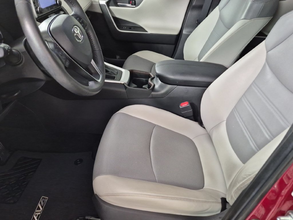 Used 2021 Toyota RAV4 Limited w/ Limited Grade Weather Package FWD image 22