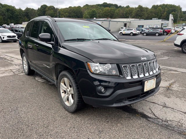 Used 2016 Jeep Compass Latitude AWD/4WD image 2