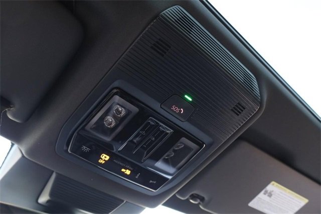 New 2026 Volkswagen Tiguan SE R-Line image 18