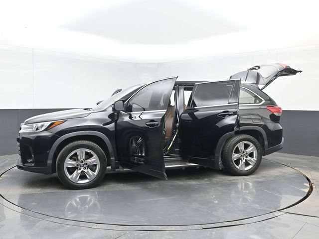 Used 2019 Toyota Highlander Limited FWD image 56