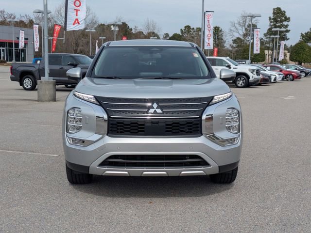 Used 2024 Mitsubishi Outlander SE Black Edition image 8