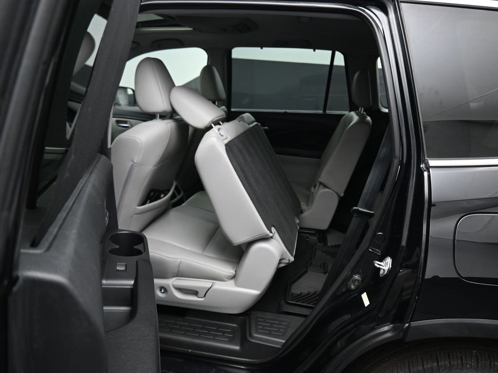 Used 2016 Honda Pilot Touring image 41